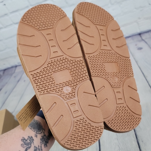 HAMMACHER & SCHLEMMER | sheepskin shearling suede adjustable open toe sl… - Picture 8 of 15